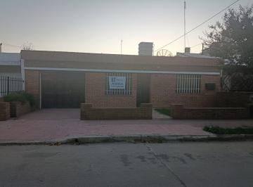 Casa · 119m² · 6 Ambientes · 1 Cochera · Alquiler 3 Dorm. B° San Lorenzo