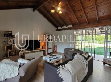 Casa · 166m² · 4 Ambientes · 2 Cocheras · Casa en Venta en Mapuche C. C