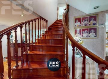 Casa · 340m² · 6 Ambientes · 3 Cocheras · Venta de Hermosa Casa en San Cristobal, Caba