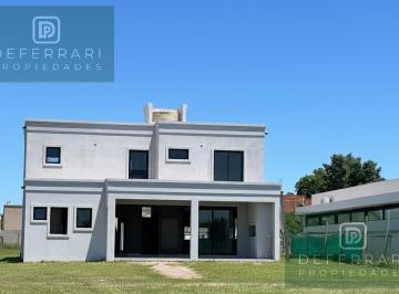 Casa · 147m² · 4 Ambientes · Casa en San Pablo