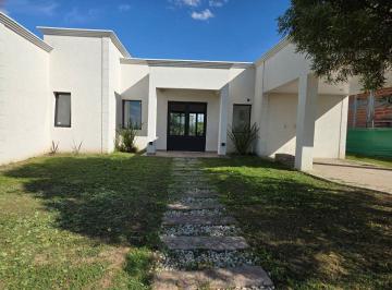 Casa de 4 ambientes, Presidente Perón · Casa Jardin y Piscina a Estrenar Club de Campo Horizontes Al Sur Corredor Verde Canning San Vicente
