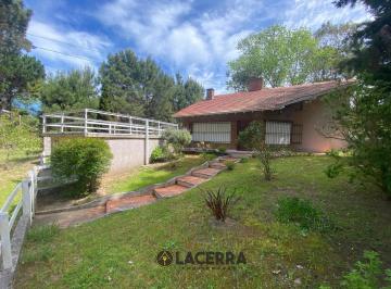 Casa · 150m² · 5 Ambientes · 1 Cochera · Casa en Aguas Verdes