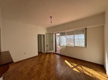 Departamento · 43m² · 2 Ambientes · Departamento de 2 Ambientes con Terraza Propia. Monserrat