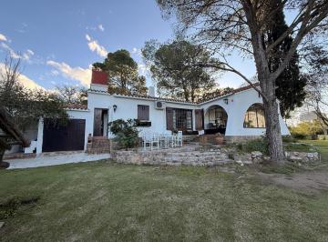 Casa · 190m² · 4 Ambientes · 2 Cocheras · En Venta Casa Villa Carlos Paz