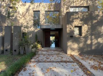 Casa · 350m² · 4 Dormitorios · 2 Cocheras · Casa a La Laguna en Las Palmas 4 Dorm– Rincón de Milberg