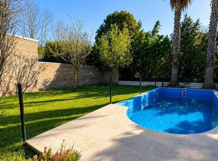 Casa · 450m² · 2 Dormitorios · 2 Cocheras