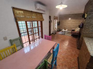 Casa · 70m² · 3 Ambientes · Casa en Jorge Cura