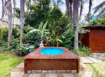 Casa · 145m² · 5 Ambientes · 2 Cocheras · Casa en Venta en City Bell con 3 Dorm., Parque y Galeria