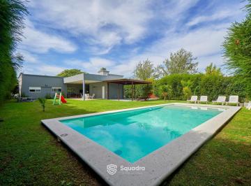 Casa · 154m² · 3 Dormitorios · 2 Cocheras · Venta | Permuta - Casa 3 Dorm. Frente Al Lago - Puerto Roldán - Apto Crédito.