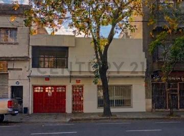 Casa · 310m² · 7 Ambientes · 2 Cocheras · ¡Oportunidad Real! Casa en Pompeya: Estado Sublime y Precio Inmejorable