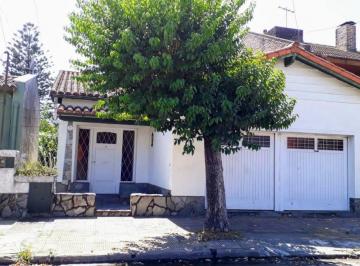 Casa de 3 ambientes, San Isidro · Buen Chalet en Venta Bº Malvinas Boulogne