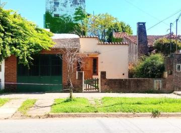 Casa · 110m² · 5 Ambientes · 1 Cochera · Casa en El Centro de Escobar