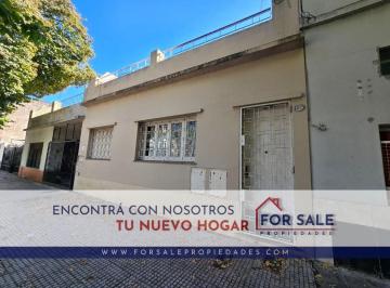 PH de 3 ambientes, Monte Castro · PH 3 Ambientes Al Fondo en Planta Baja – a Refaccionar – Sin Expensas