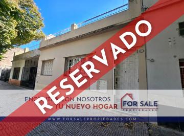 PH de 3 ambientes, Monte Castro · PH 3 Ambientes Al Fondo en Planta Baja – a Refaccionar – Sin Expensas