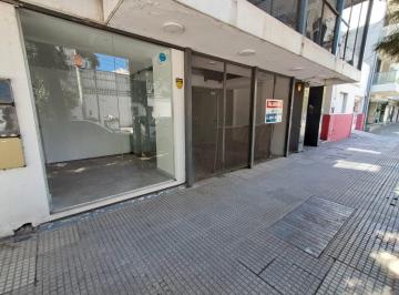 Local comercial · 70m² · 3 Ambientes · Local en Alquiler