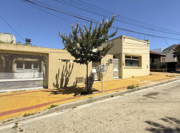 Casa · 110m² · 5 Ambientes · 1 Cochera · Venta en Tandil de Casa/oficinas Mas Dos Monoambientes