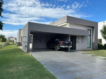 Casa · 285m² · 4 Ambientes · Casa en Venta Terralagos Sector Plaza. Ezeiza - Canning