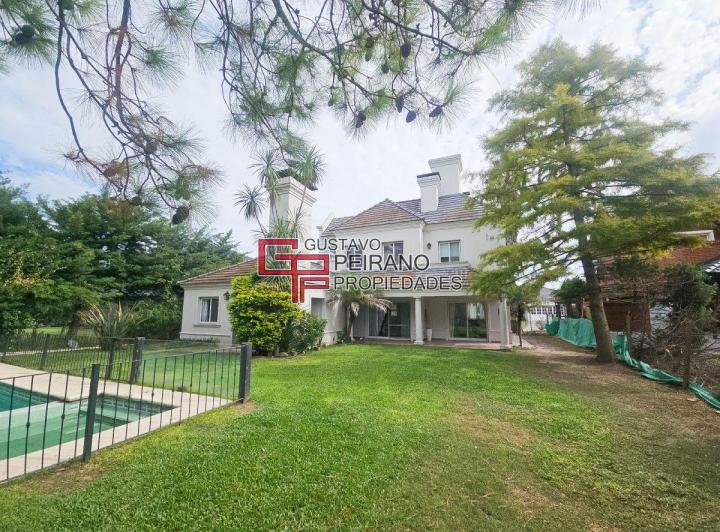 Casa · 350m² · 7 Ambientes