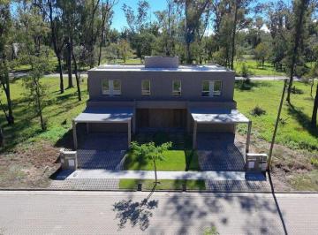 Casa de 4 ambientes, Malagueño · Nuevo Malagueño - Venta Casa de Diseño 3 Dorm. 3 Baños 185 m² Cub / 190 m² Terr - Malagueño