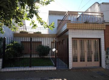 Casa · 115m² · 3 Ambientes · 1 Cochera · Casa en Venta en Avellaneda, G. B. a. Zona Sur, Argentina