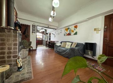 Casa · 136m² · 4 Ambientes · 2 Cocheras · Casa en Parque Luro