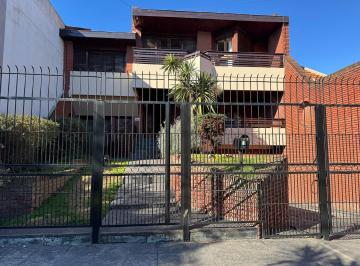 Casa · 405m² · 5 Ambientes · 4 Cocheras · Casa en Parque Luro