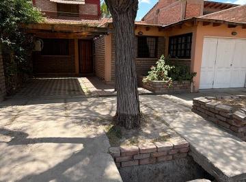 Casa de 4 ambientes, El Bermejo · Vivienda Familiar de Dos Plantas.