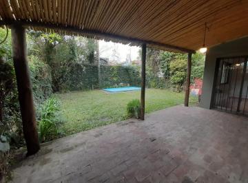 Casa · 232m² · 5 Ambientes · 2 Cocheras · Casa en Venta - Lomas de San Isidro - 4 Dorm. (1 Suite) - Jardín