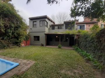 Casa · 232m² · 5 Ambientes · 2 Cocheras · Casa en Venta - Lomas de San Isidro - 4 Dorm. (1 Suite) - Jardín