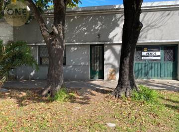 Local comercial · 150m² · 1 Ambiente · 1 Cochera · Local / Galpón / Oficina en Venta – Av 122, La Plata