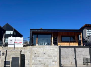 Casa · 84m² · 4 Ambientes · 2 Cocheras · Casa a Estrenar en Altos Pinar del Sol