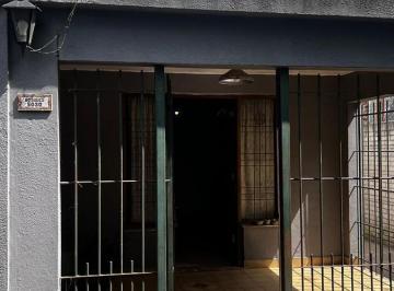 Casa · 80m² · 3 Ambientes · 1 Cochera · Casa 3 Ambientes en Alquiler!