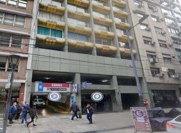 Garage · 12m² · Excelente Cochera Techada. San Nicolás. Lavalle Al 1600