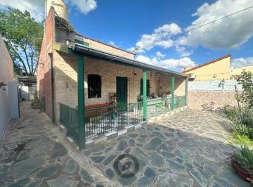 Casa · 97m² · 3 Ambientes · 1 Cochera · Casa en Calle Las Heras Al 200
