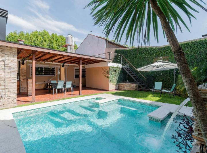 Casa en venta en Adrogue · 3 ambientes