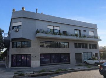 PH · 190m² · 5 Ambientes · PH en Avellaneda 300 m²