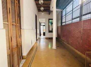 Casa de 4 ambientes, Rosario · Casa en Abasto - 2 Dorm + Comodin - Cochera