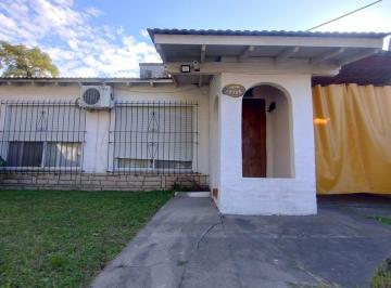 Casa · 260m² · 3 Ambientes · 1 Cochera · Venta Casa 3 Ambientes Garage Patio Ubicacion Privilegiada Moreno Centro