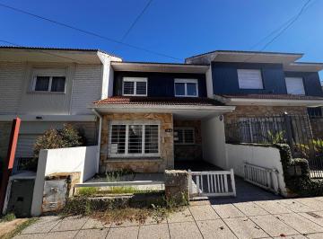 PH · 97m² · 3 Ambientes · 1 Cochera · PH de 2 Plantas de 3 Ambientes, 2 Baños, y Patio en Chauvin