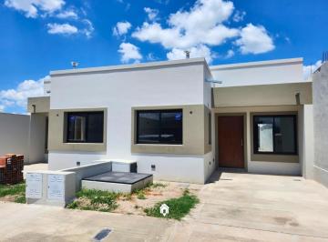 Casa · 81m² · 2 Dormitorios · Casa en Zona Sur