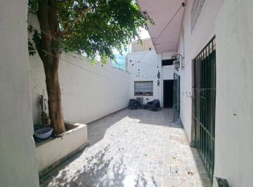 Casa · 202m² · 8 Ambientes · Venta Casa Multifamiliar Flores 4 Amb Mas Dos Deptos de 2 Amb