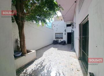 Casa · 202m² · 8 Ambientes · Venta Casa Multifamiliar Flores 4 Amb Mas Dos Deptos de 2 Amb