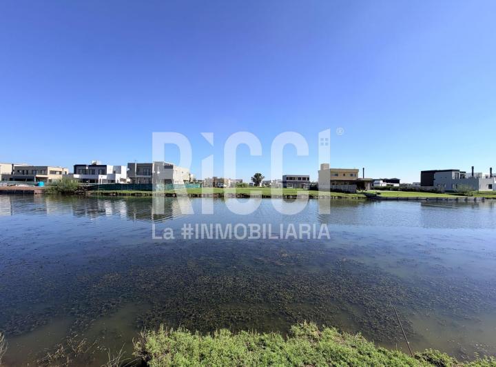 Terreno · 709m²