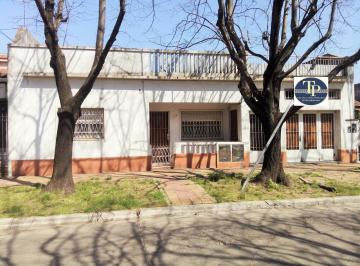 Casa · 140m² · 3 Ambientes · Venta Casa 3 Ambientes + Quincho * Ubicacion Mb
