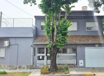 Casa · 160m² · 5 Ambientes · 1 Cochera · Venta - 5 Amb - Coch, Terraza/parrilla - Olivos