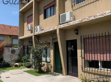 Casa · 96m² · 5 Ambientes · Duplex 5 Ambientes - Proximo a Ctro. Comercial y Estación - Carapachay