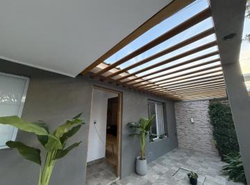 Casa · 200m² · 3 Dormitorios · 1 Cochera · Casa 3 Dorm., Barrio Mercantiles
