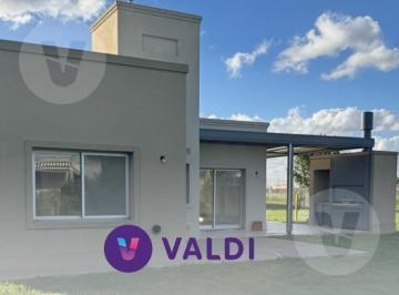 Casa · 130m² · 5 Ambientes · 2 Cocheras · Casa en Venta Barrio Belleville | Apto Permuta