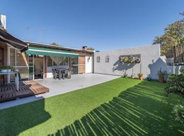 Casa · 3 Ambientes · 2 Cocheras · Casa de 3 Ambientes con Cochera y Deposito. Venta. Villa Urquiza