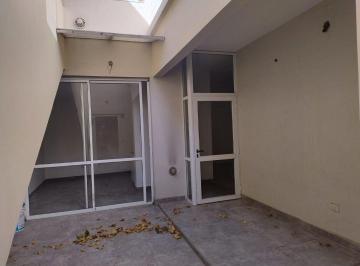 Departamento de 2 ambientes, Tres de Febrero · Alquiler Monoambiente con Patio